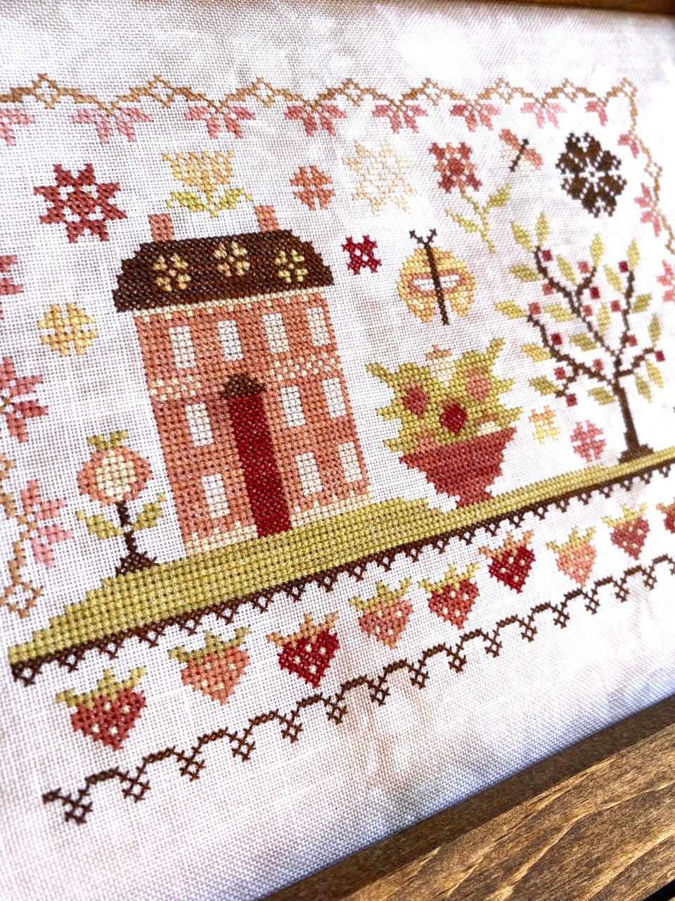 PDF - House on Strawberry Hill Cross Stitch Chart